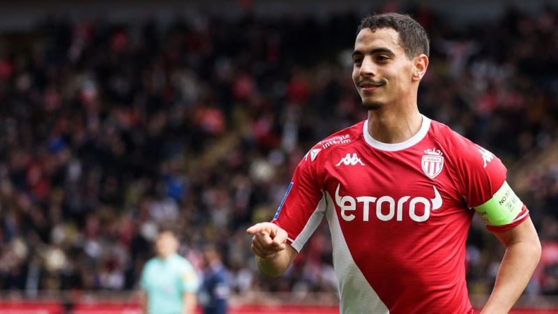 Ben Yedder lập hat-trick