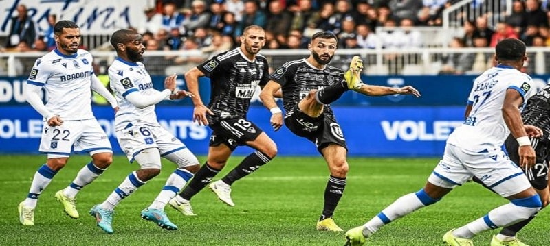 Auxerre vs Brest thi đấu khá cân bằng